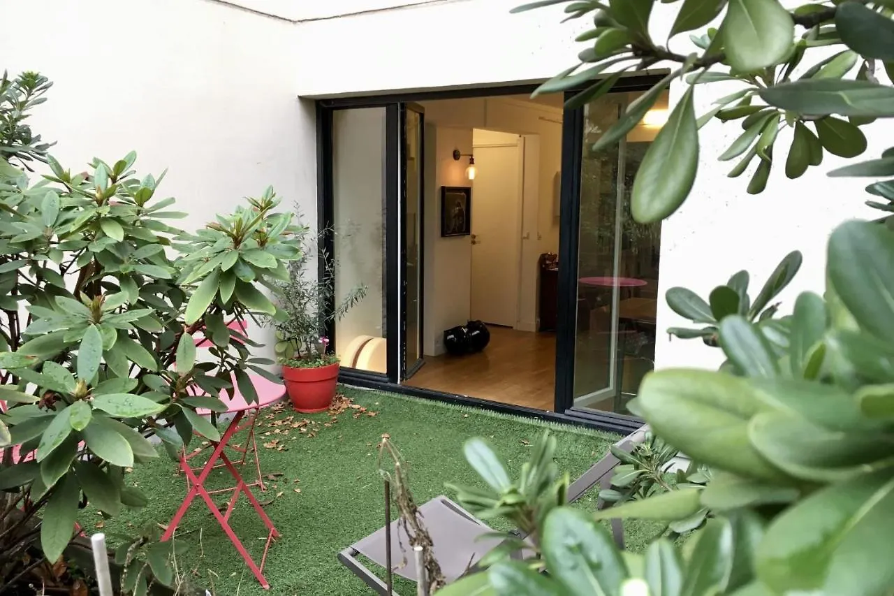 Apartment With Garden Near Montmartre Paris France